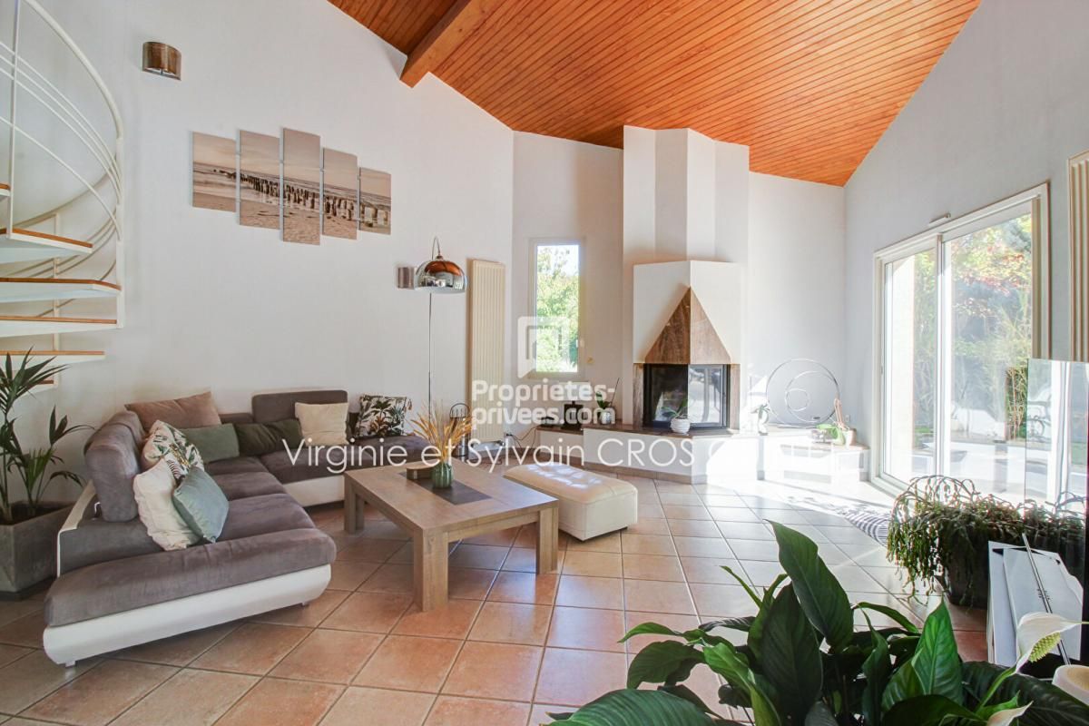 MONTASTRUC-LA-CONSEILLERE Maison MONTASTRUC LA CONSEILLERE DOMAINE LA VALADE  160 m2 terrain 3200 m² 3
