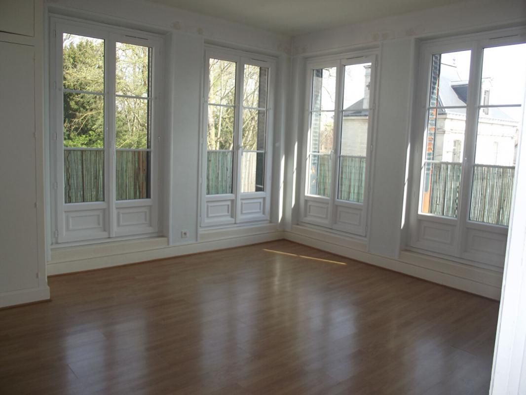 BRIENNE-LE-CHATEAU Bel appartement à louer 1