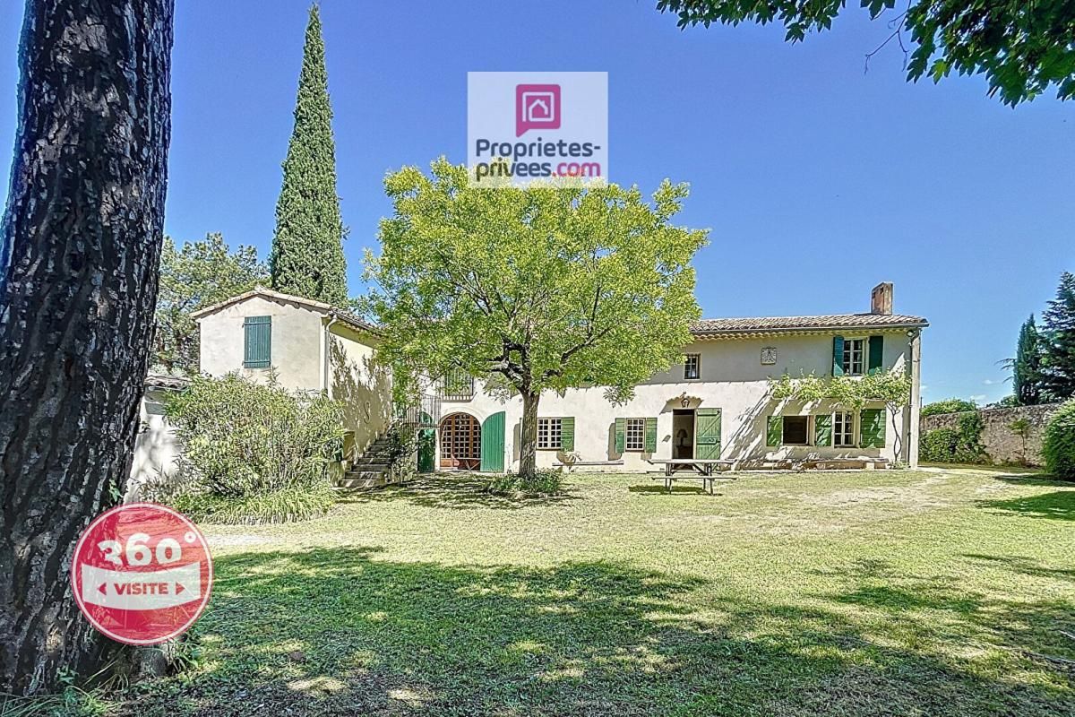PERTUIS Élégant mas provençal au charme authentique 3