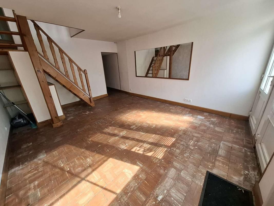 L'AIGLE Maison de village proche L'Aigle 7 pièce(s) 107 m2 1