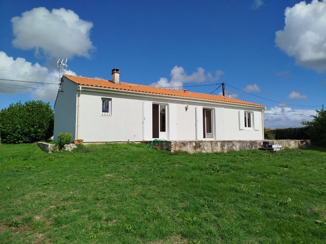 SAINT-NAZAIRE-SUR-CHARENTE Pavillon de type 5 au calme à rafraichir 4