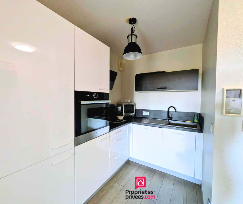 ROQUEBRUNE-SUR-ARGENS Appartement 2P d'environ 40m² avec belle terrasse et parkings ! 4