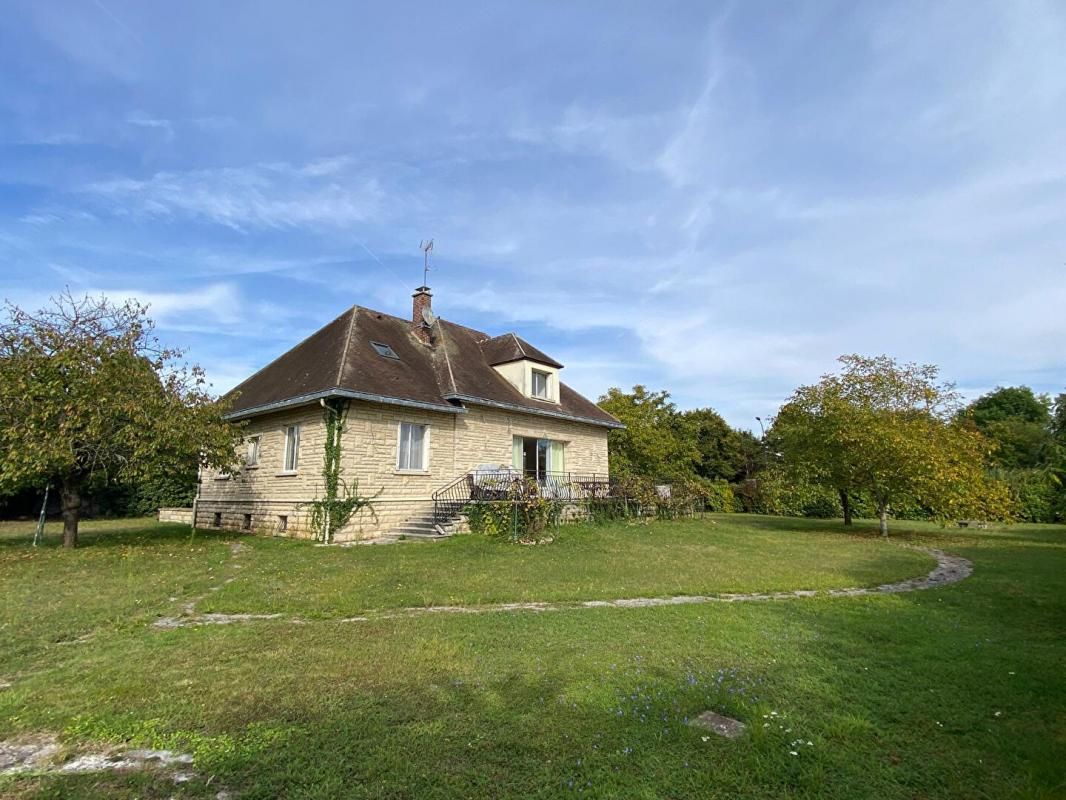 CHANTILLY Chantilly (60) - Grande maison familiale -  5 chambres 2
