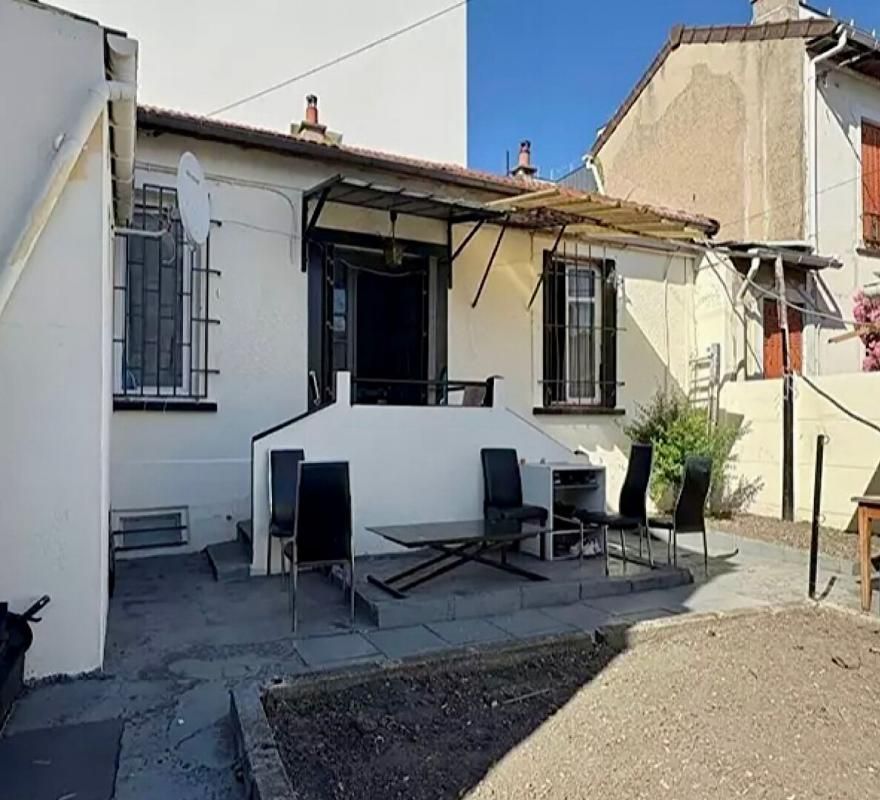 PIERREFITTE-SUR-SEINE Petit ensemble immobilier : Maison et annexe 2