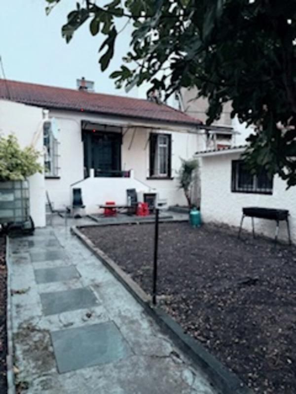 PIERREFITTE-SUR-SEINE Petit ensemble immobilier : Maison et annexe 3
