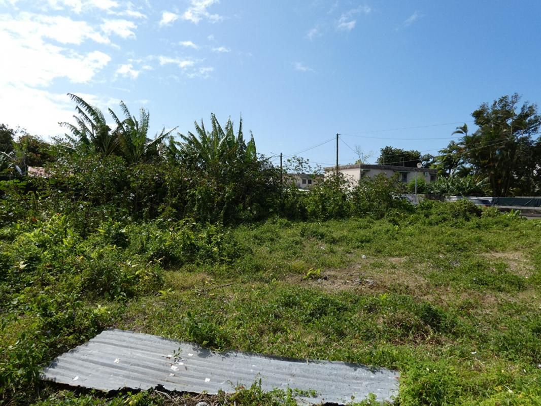 SAINT-BENOIT 97470 Saint Benoit terrain constructible 511 m2 en zone Ua13 3