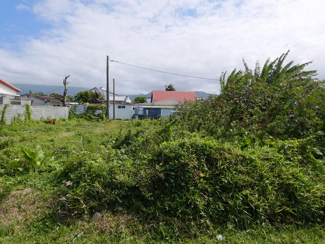 SAINT-BENOIT 97470 Saint Benoit terrain constructible 511 m2 en zone Ua13 4