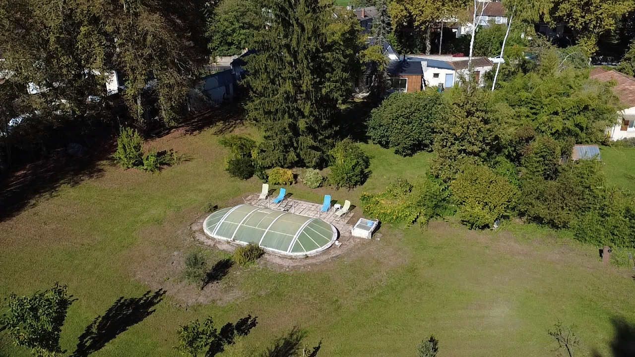 MONTIGNAC Grande maison à Montignac Lascaux avec parc et sa piscine couverte 1