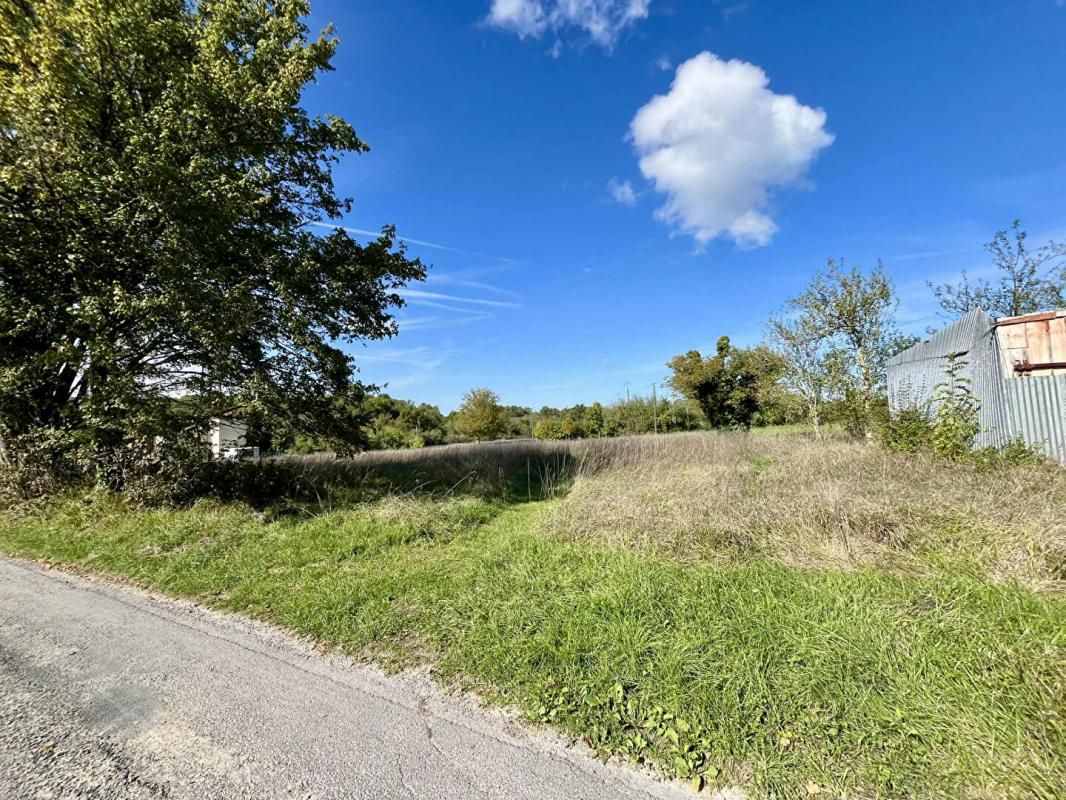 BOURDEILLES Terrain Bourdeilles 3027 m2 2