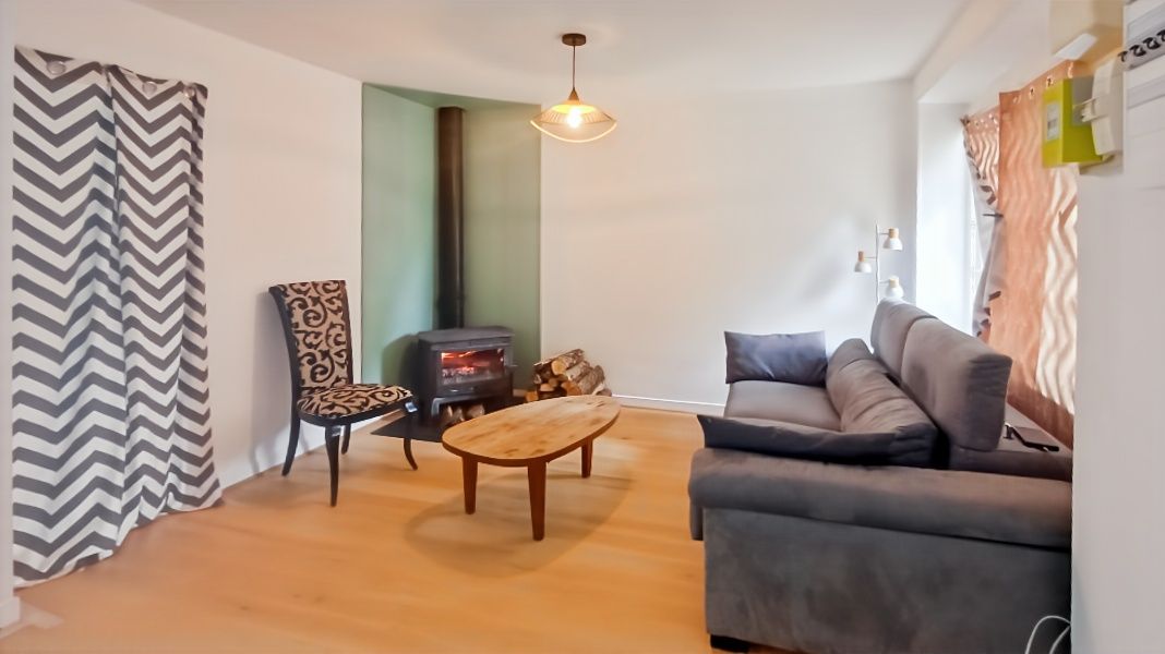 EGUZON-CHANTOME Maison Eguzon Chantome 3 pièce(s) 65 m2 1