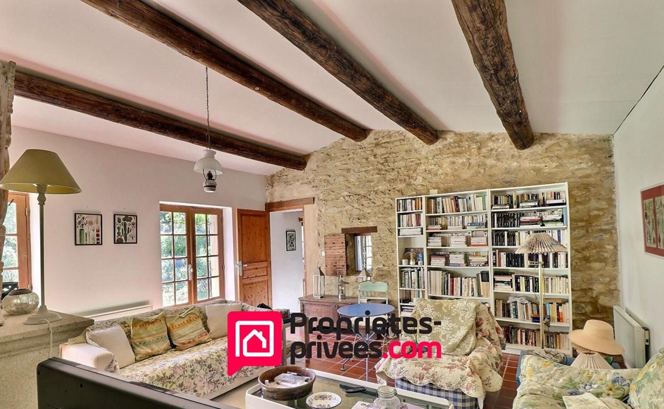 UZES Uzès, proche , petit Mas  sur 5000 m2 de terrain 2