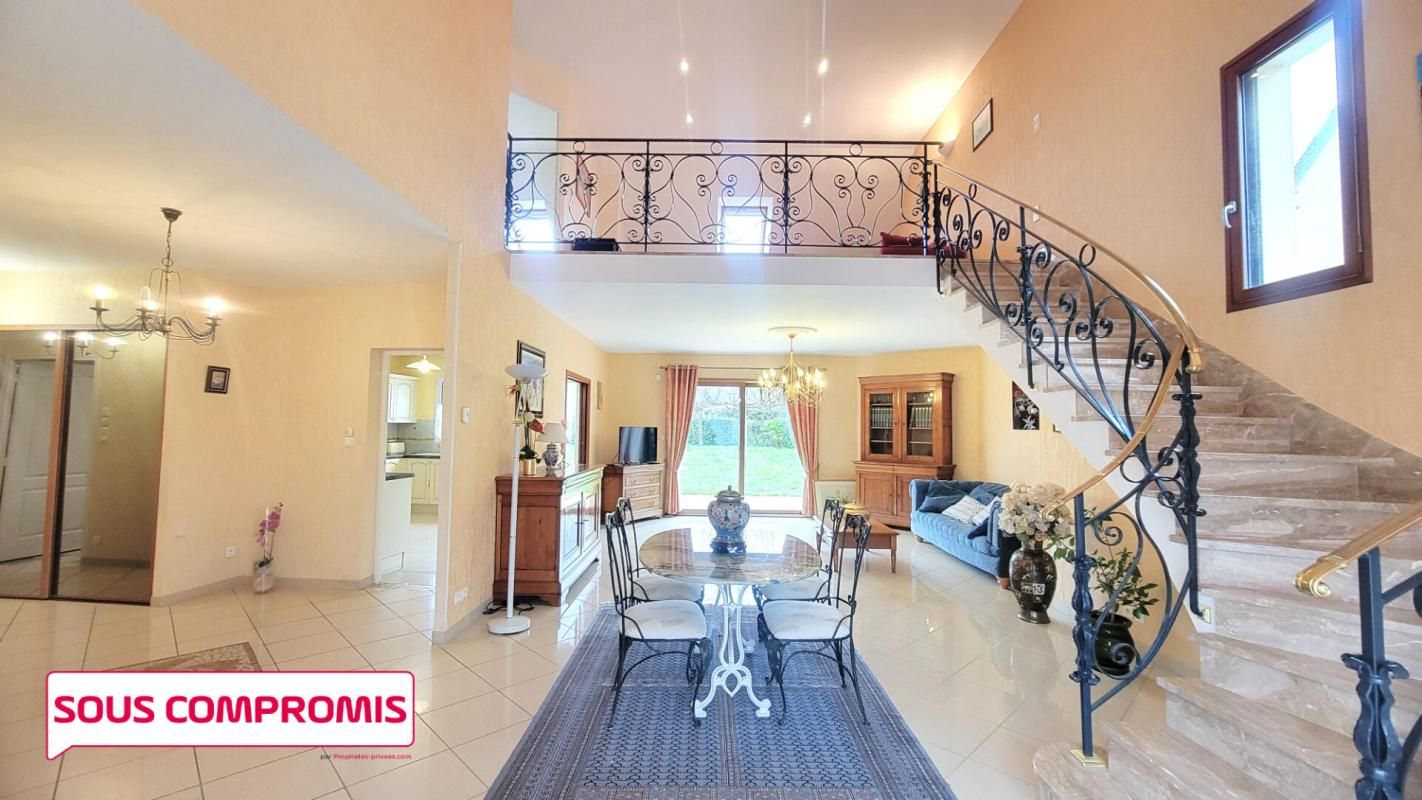 Maison  6 pièces167  m2