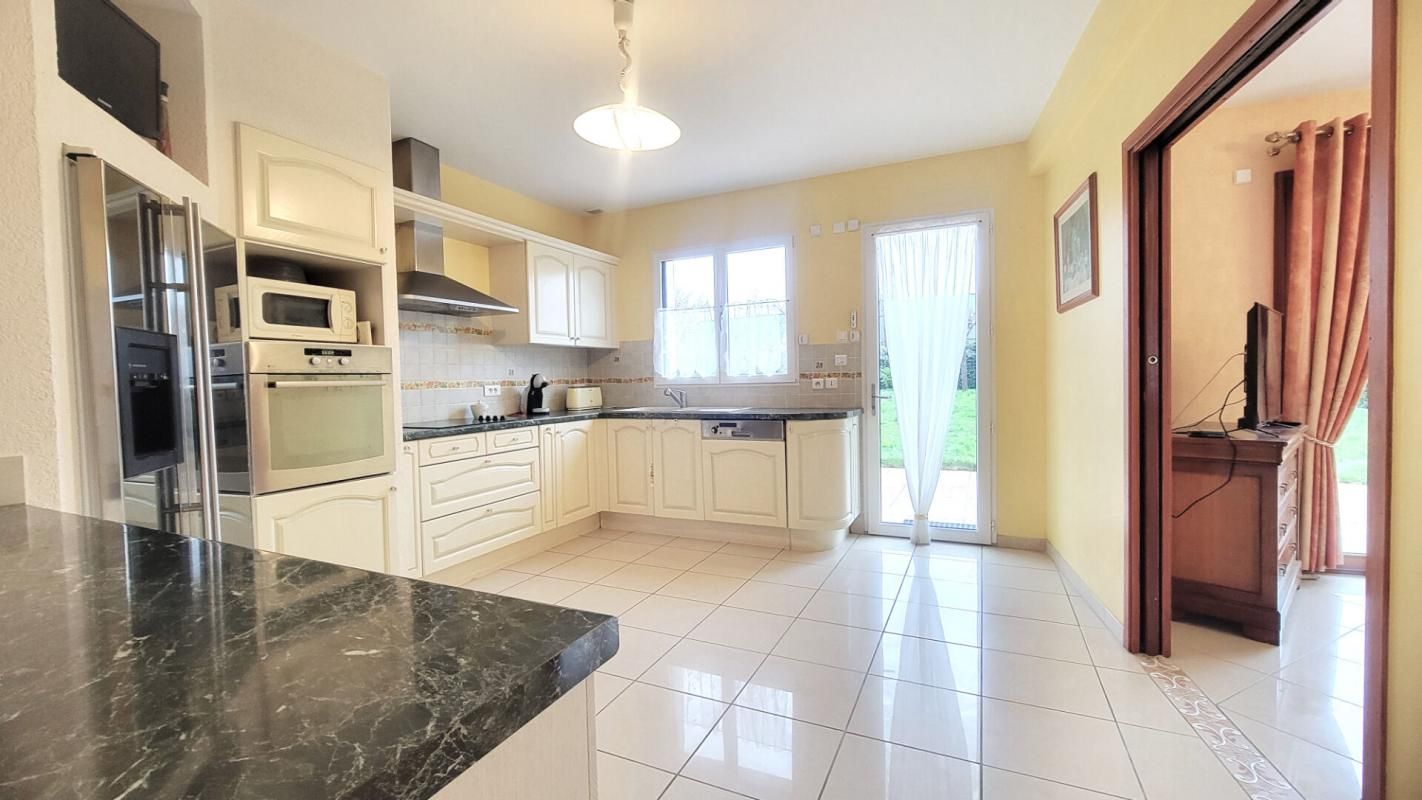 AVRILLE Maison 6 pièces167 m2 3