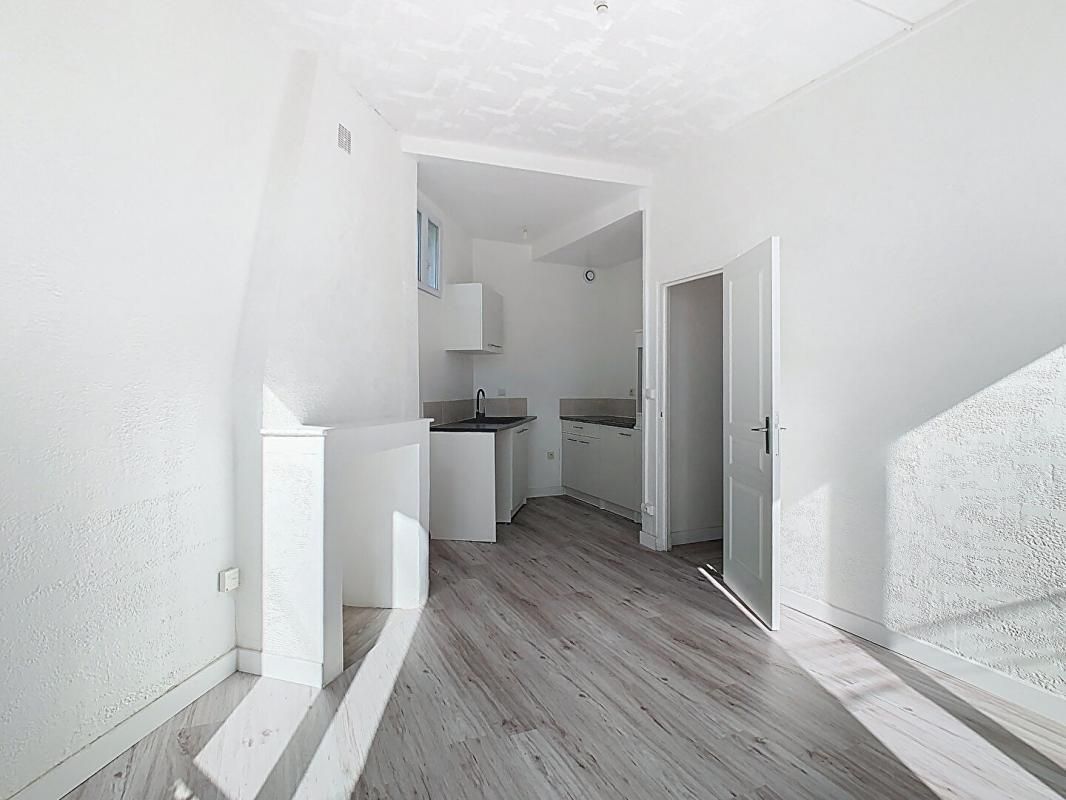 LIANCOURT APPARTEMENT T3 - 50M² - 2 CHAMBRES - CAVE - 60140 LIANCOURT 3