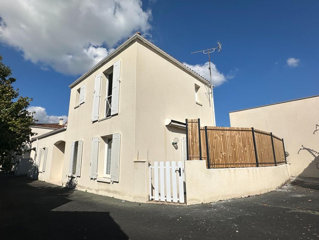SAINT-GEORGES-DE-DIDONNE Rare  plein Centre ville Maison  4 pièce(s) 89 m2 1