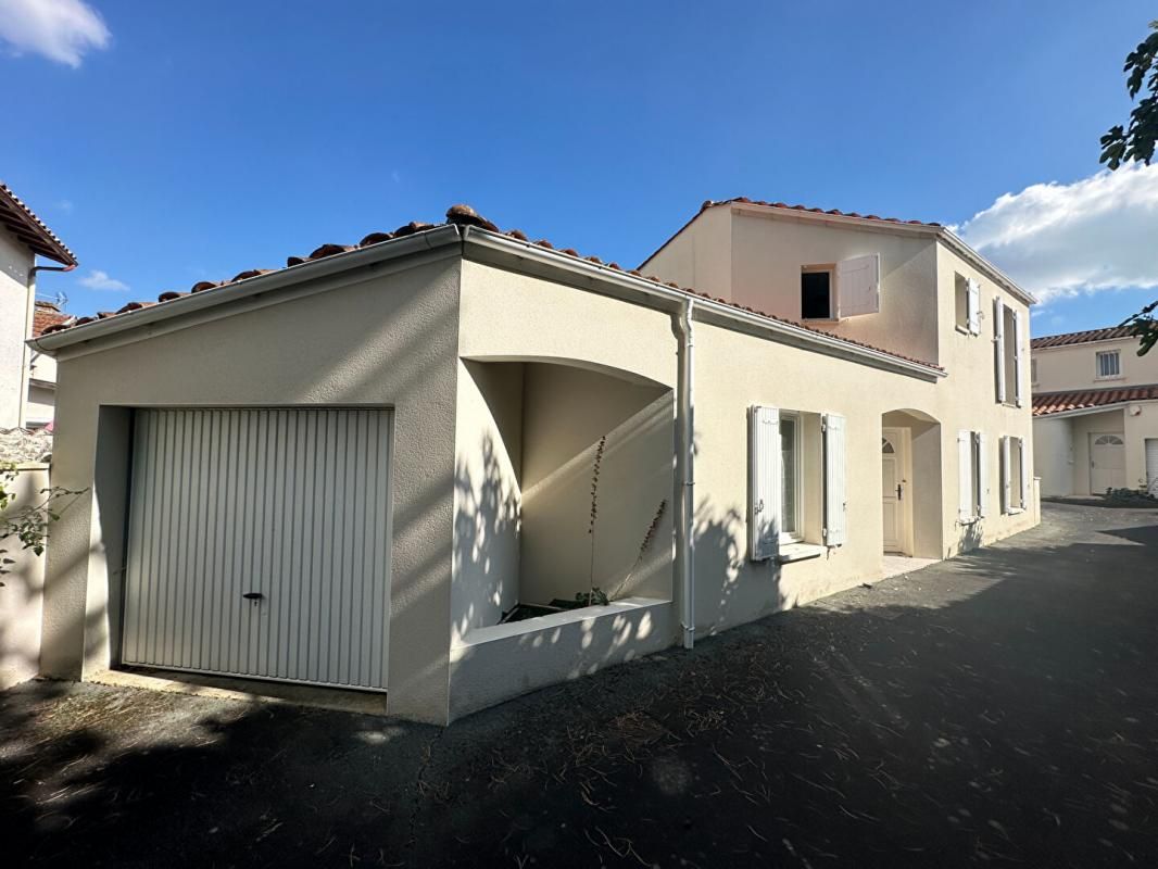 SAINT-GEORGES-DE-DIDONNE Rare  plein Centre ville Maison  4 pièce(s) 89 m2 3