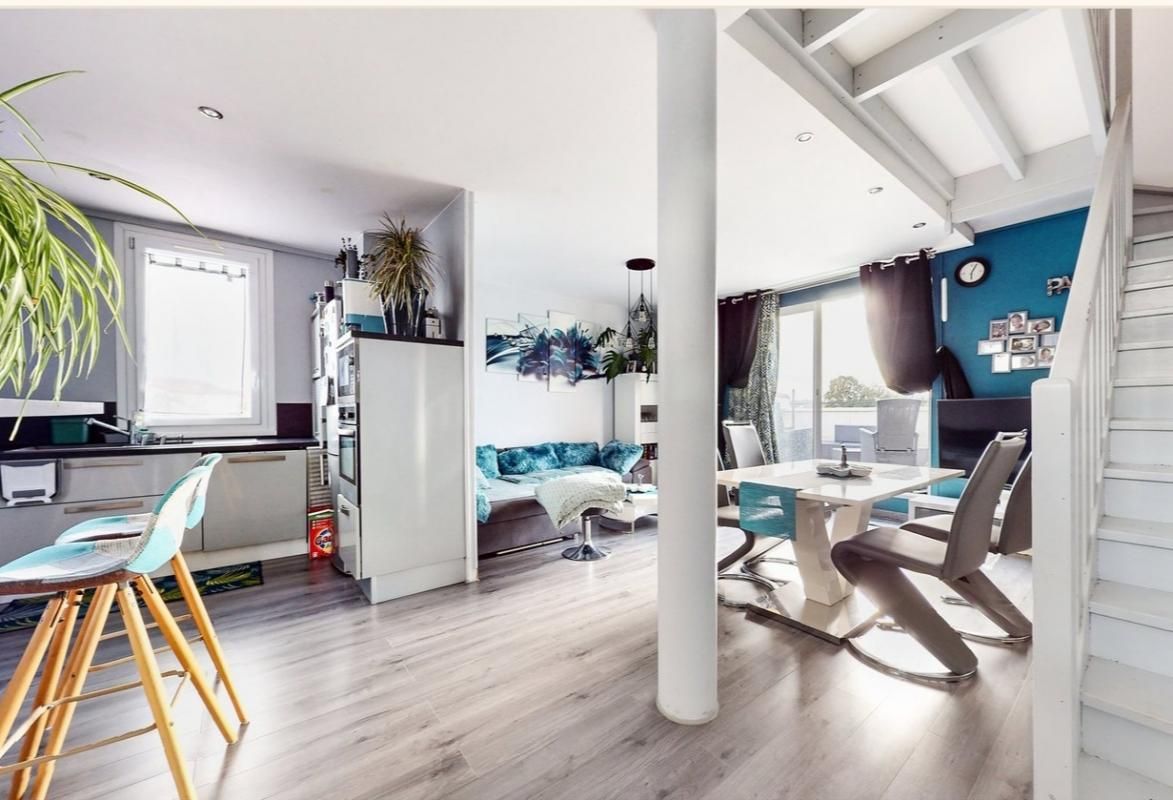 MOISSY-CRAMAYEL Duplex de type T3 avec magnifique terrasse 3