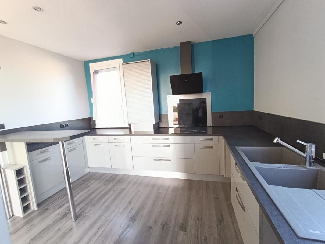 MOISSY-CRAMAYEL Duplex de type T3 avec magnifique terrasse 4