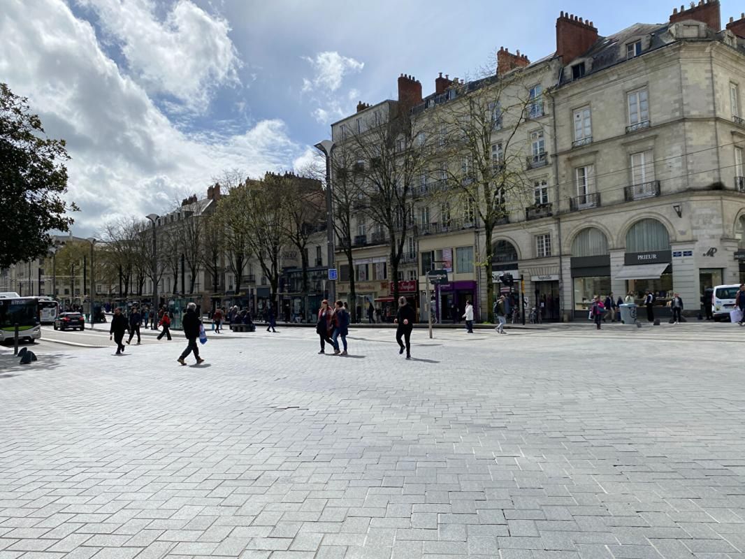 NANTES 44000 NANTES - LOCAL COMMERCIAL 192 M² A LOUER 3