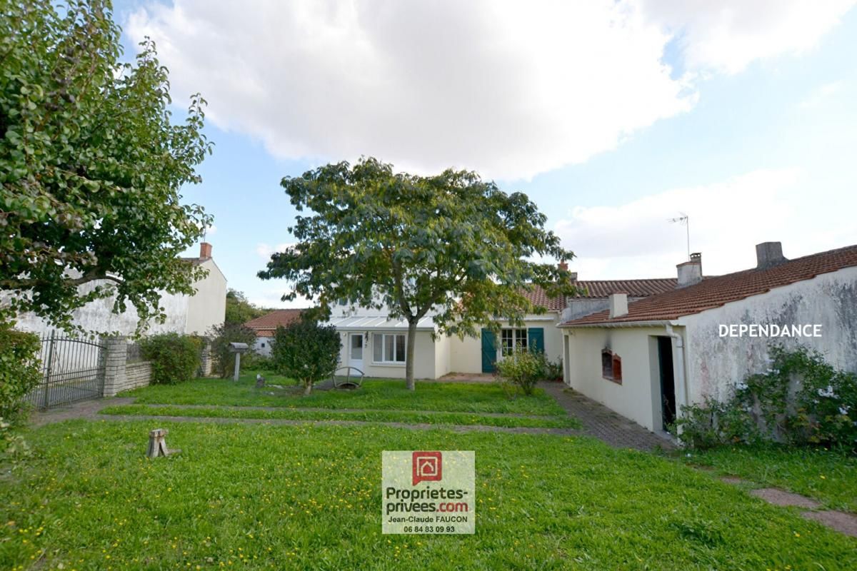 SAINT-MICHEL-EN-L'HERM Maison 6 pièce(s) 141 m2 2