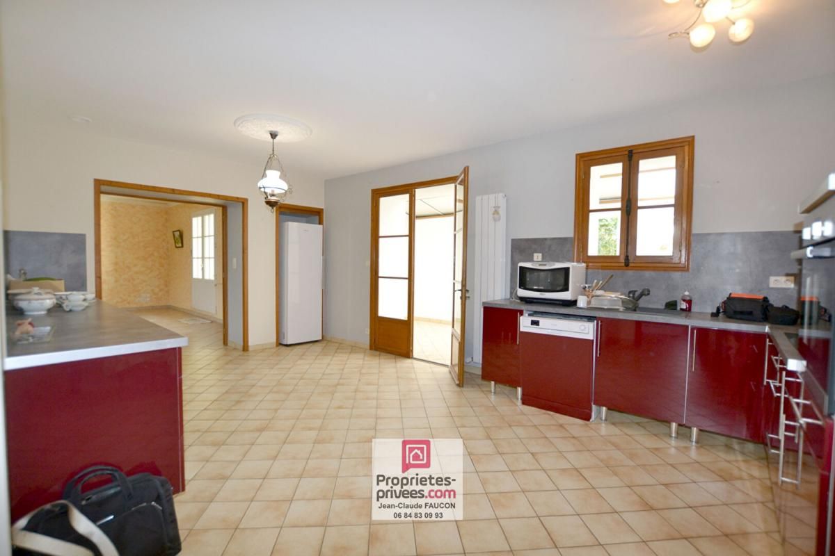 SAINT-MICHEL-EN-L'HERM Maison 6 pièce(s) 141 m2 3