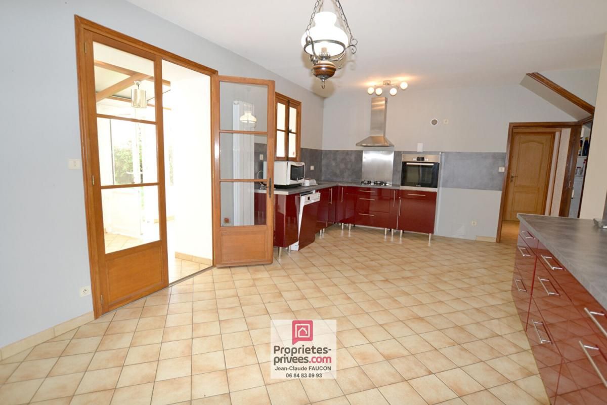 SAINT-MICHEL-EN-L'HERM Maison 6 pièce(s) 141 m2 4