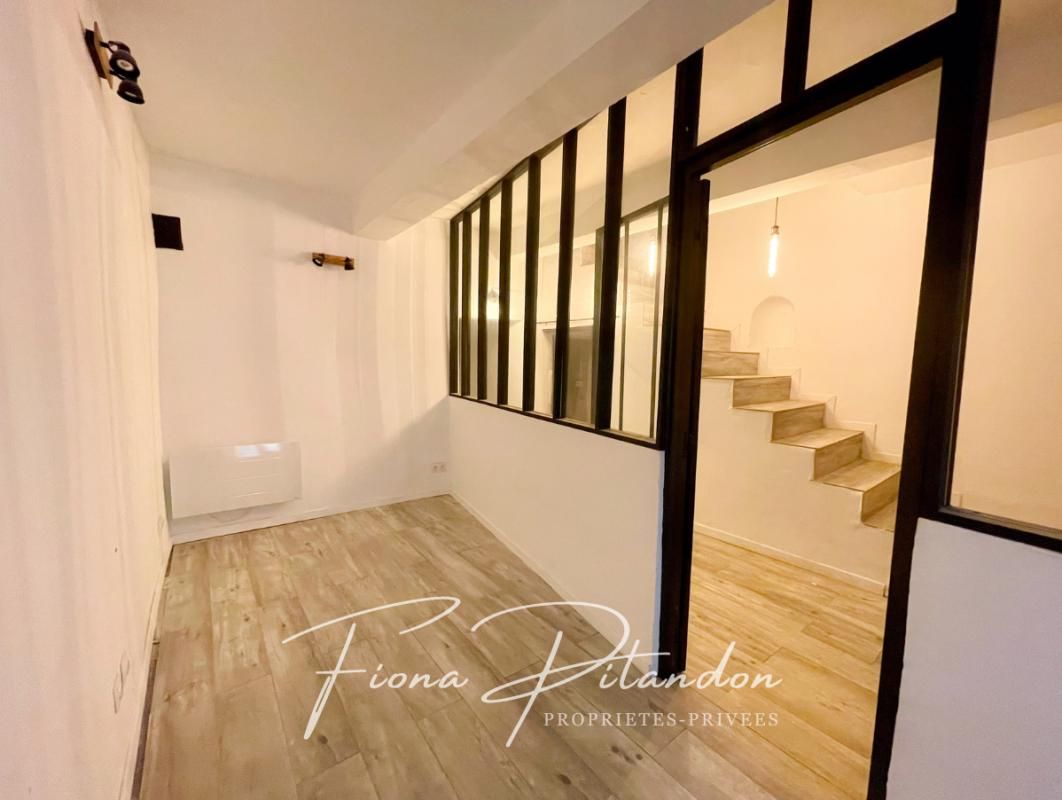 LAURIS Maison de village avec terrasse, double caves et terrain de 200m2 2