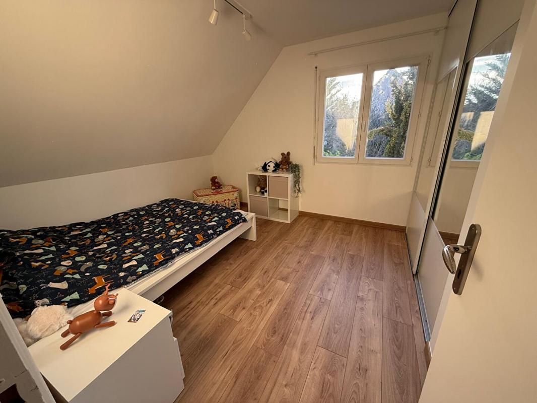 BREUILLET BREUILLET - 91650 Maison individuelle - 1 Etage- 5 chambres Sous sol Total Terrain 582500 HAI 4
