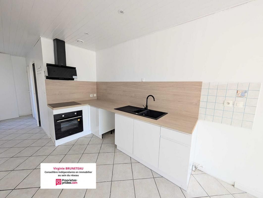 LAMARQUE Maison de bourg rénovée avec extérieur et dépendance 2
