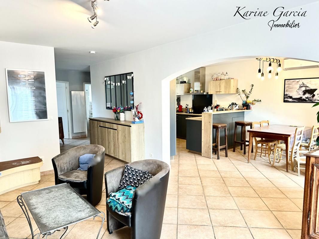 SIX-FOURS-LES-PLAGES Quartier Résidentiel la Mascotte - Au calme absolu -Six Fours les plages - Maison familiale 4 pièce(s) 119 m2 - terrain 350 M² - Garage 25 M² 2