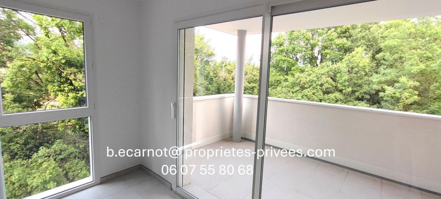 CLAIX CLAIX 38640 - Appartement T4 - Terrasse 15 m² - 1er étage / 2 2