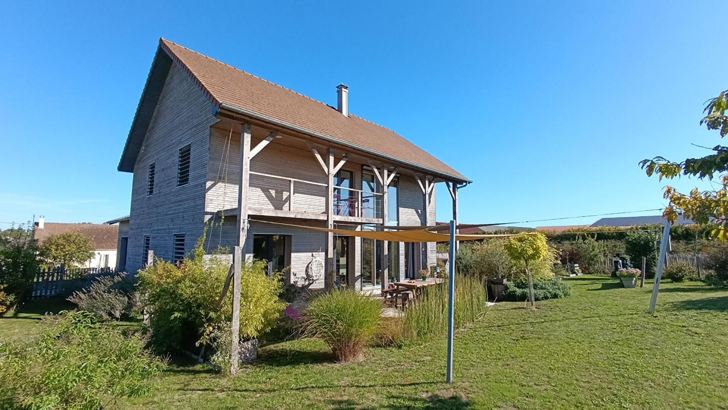 CORROY Maison Corroy 6 pièce(s) 150.74 m2 2