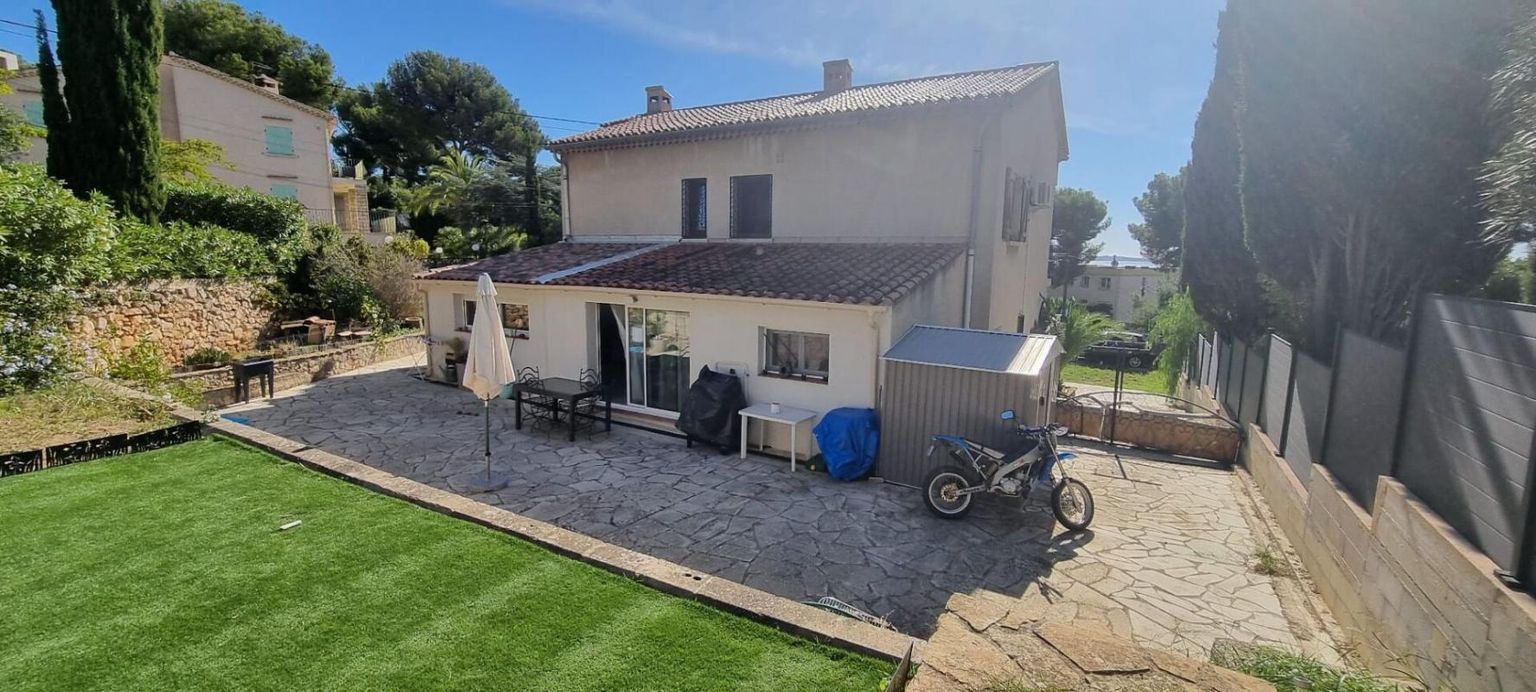 BANDOL Maison  plain-pied  T3 Bandol avec jardin, vue mer 1