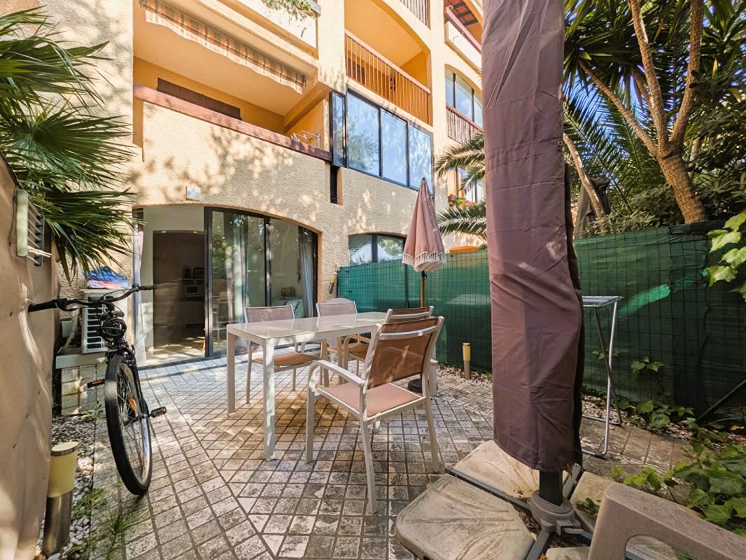 BORMES-LES-MIMOSAS Studio cabine avec jardin et parking La Favière Port de Bormes Les Mimosas 2