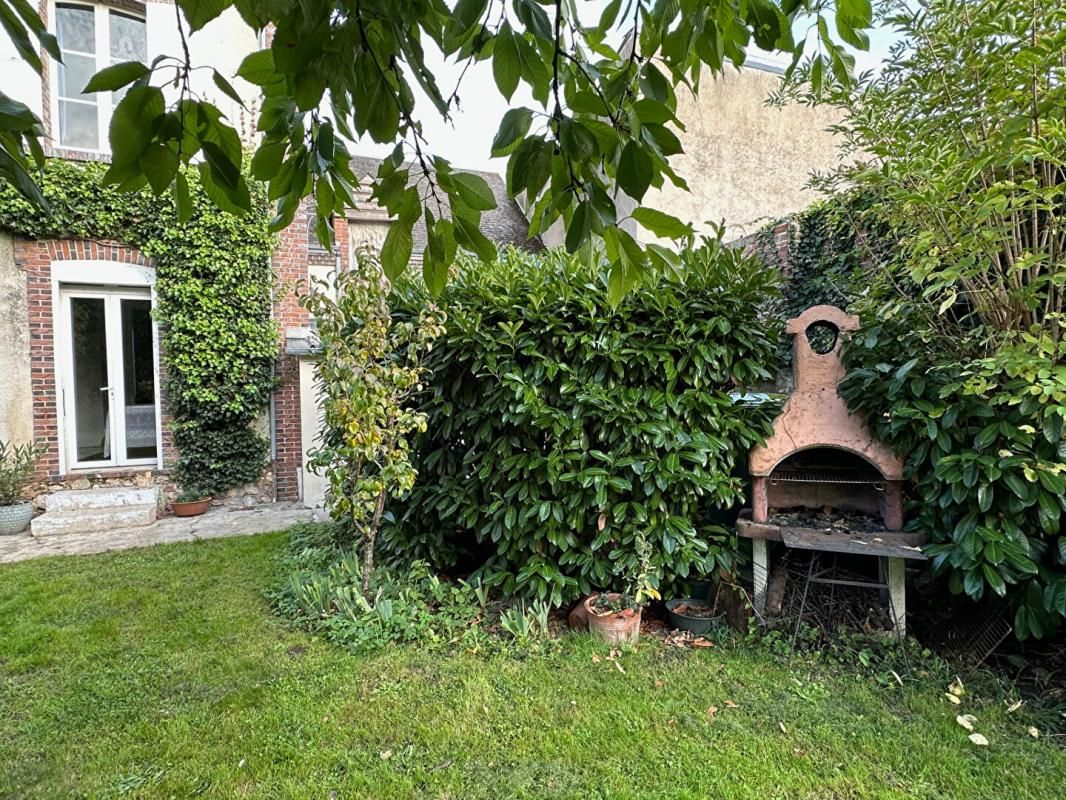 NOGENT-LE-ROTROU Maison de ville avec jardin Nogent Le Rotrou 6 pièces 140 m2 2