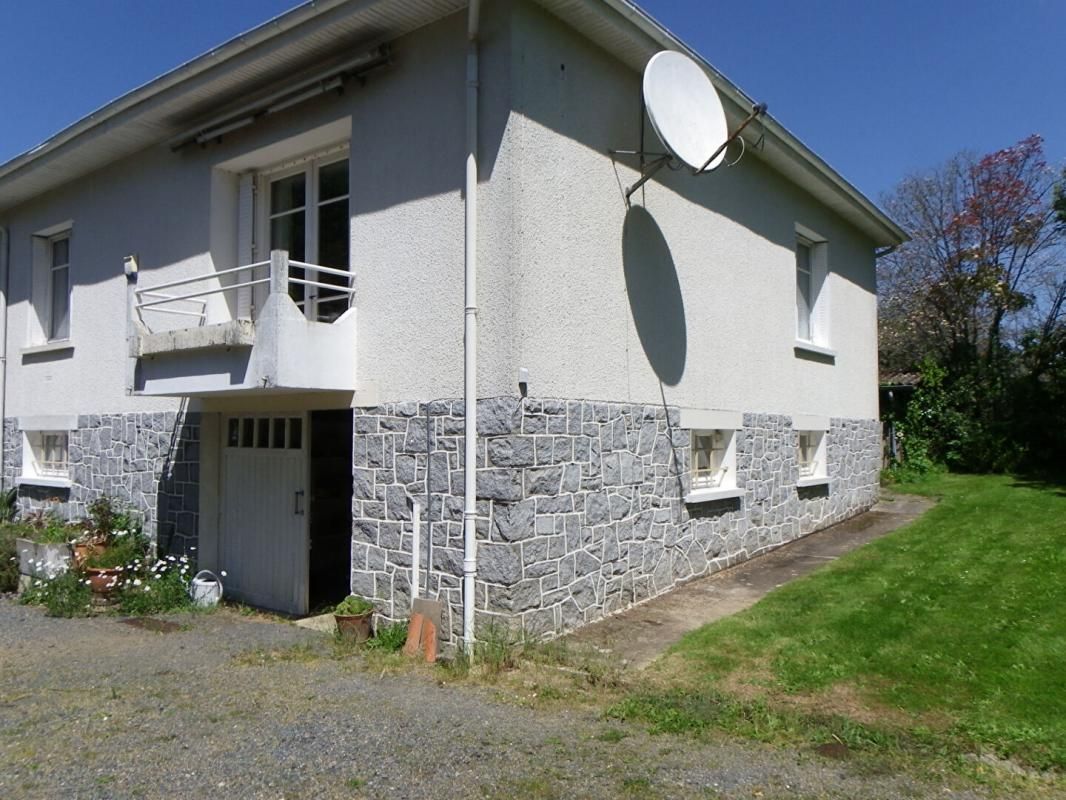 ORADOUR-SUR-VAYRES Maison Oradour Sur Vayres 4 pièce(s) 110 m2 2