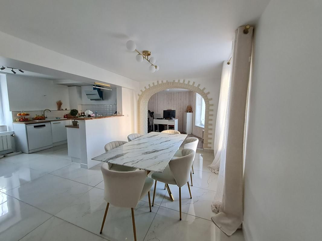 SAINT-OUEN-L'AUMONE Maison 6 pièces 4 chambres environ 151m² 3