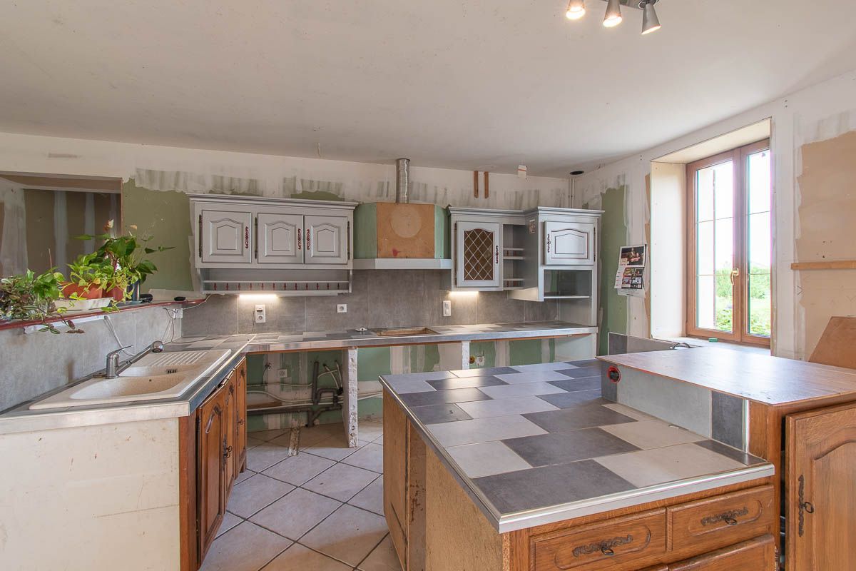 THEILLAY Maison Theillay 6 pièce(s) 180.5 m2 4