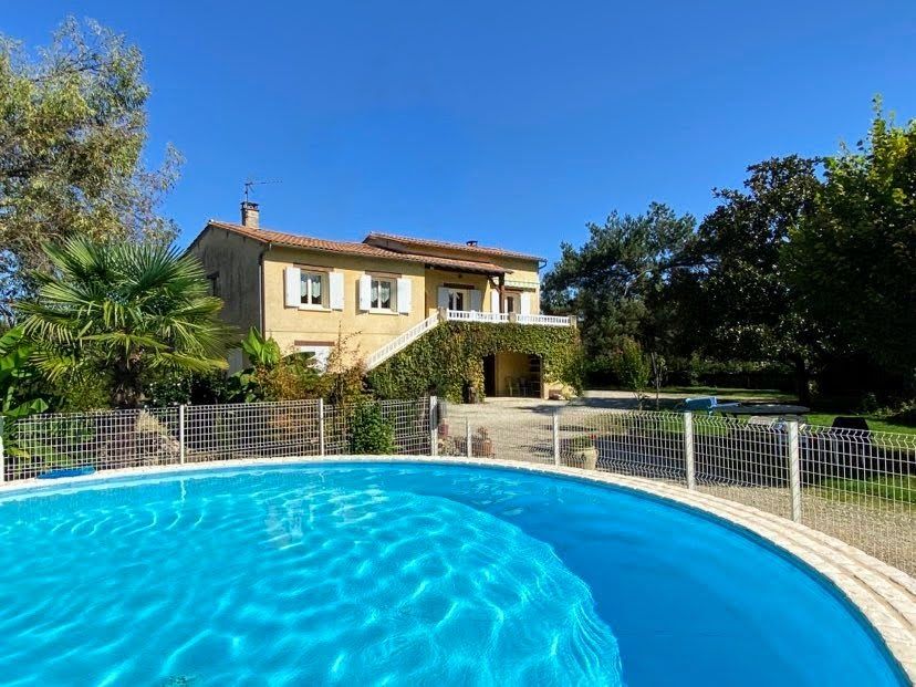 EXCIDEUIL Maison Excideuil 7 pièce(s) 135 m2 1