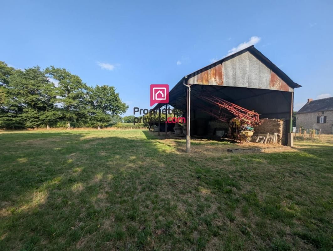MARTIGNE-SUR-MAYENNE Terrain agricole avec bâtiments  3897 m² 2