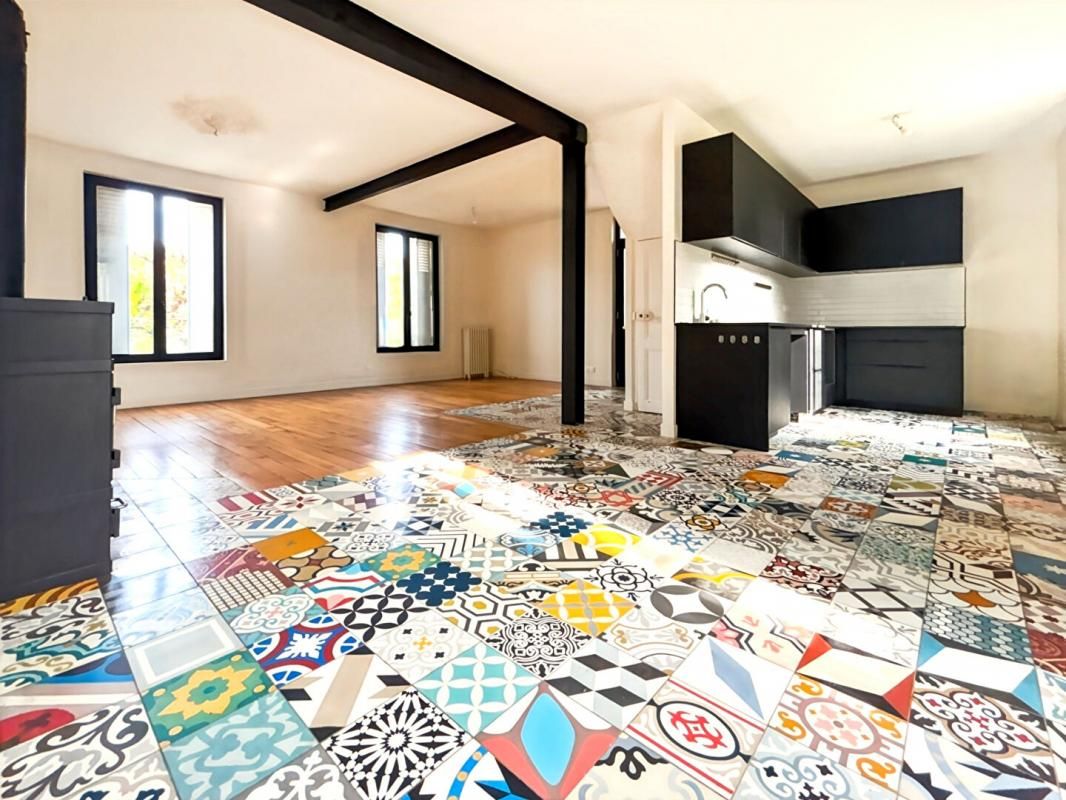 CHELLES Maison de caractère en pierre à 77500 Chelles, quartier les Abbesses 135 m² habitables, 5 chambres + dépendance climatisée, grand jardin 449.000 3