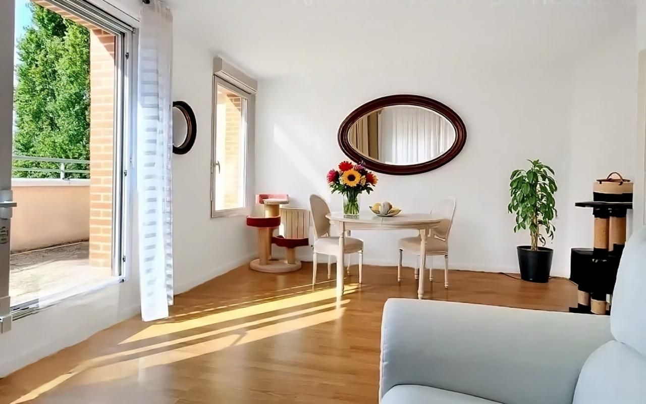 LACROIX-SAINT-OUEN Appartement lumineux avec terrasse et garage - secteur recherché à Lacroix-Saint-Ouen 2