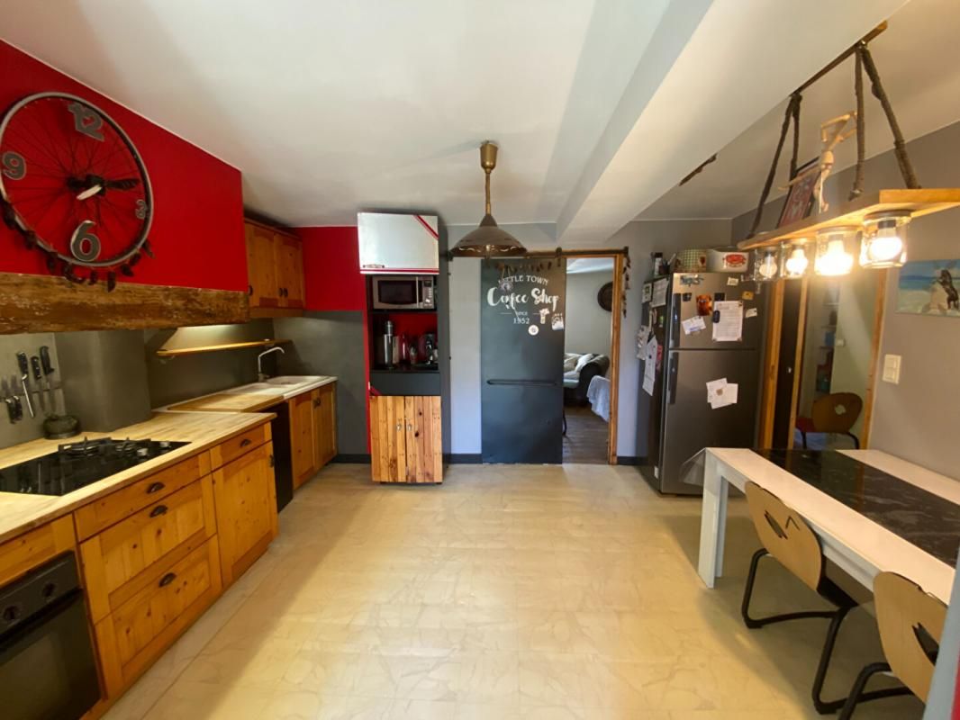 BEDOUS Maison de charme en plein coeur de Bedous 5 pièce(s) 200 m2 2