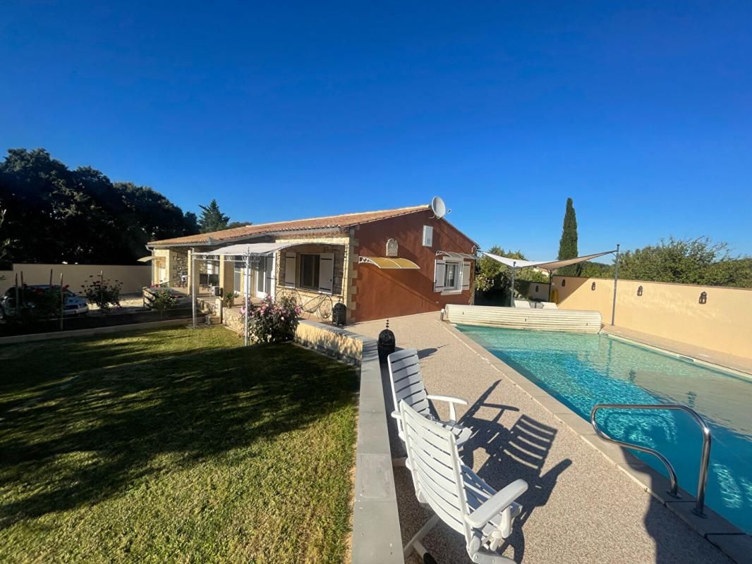 Villa plain pied de 170 m2 et 100 m2 dépendaces sur terrain 1000 m2