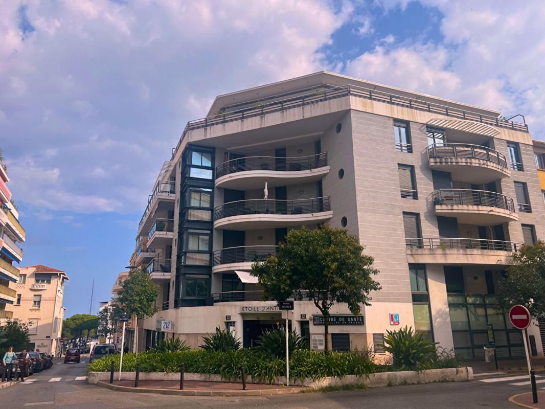 ANTIBES Appartement 2 pièces 46 m² au Port d'Antibes 1