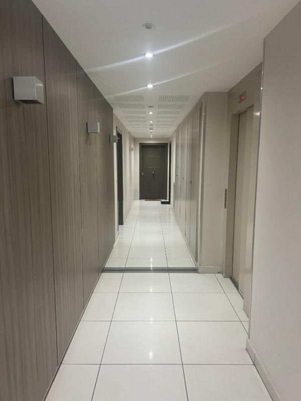 ANTIBES Appartement Antibes 3 pièces de 69 m2 au port d'Antibes 2
