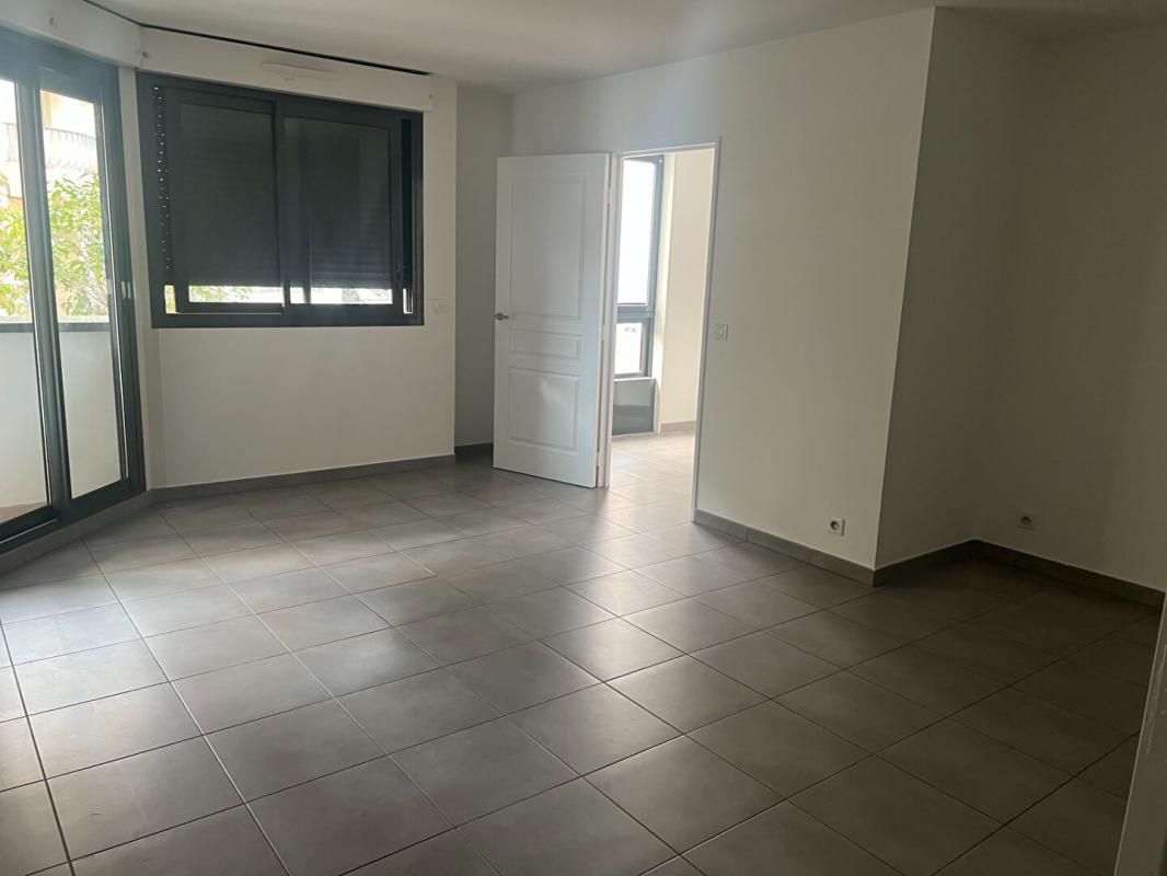 ANTIBES Appartement Antibes 3 pièces de 69 m2 au port d'Antibes 3