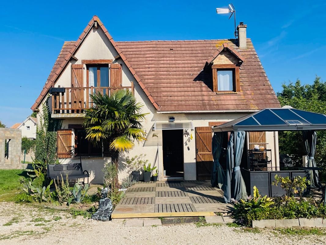 DREUX Maison 5 chambres 125 m2 à côté de Dreux au calme grand terrain 1