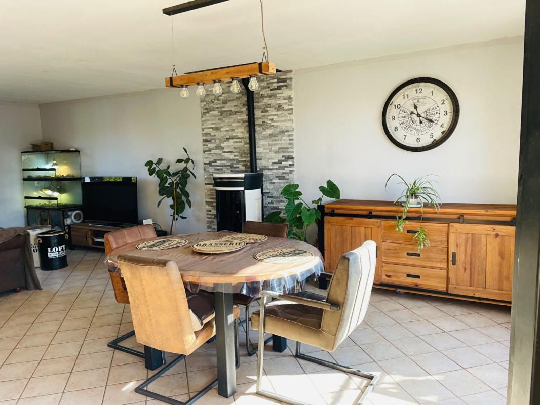 DREUX Maison 5 chambres 125 m2 à côté de Dreux au calme grand terrain 2