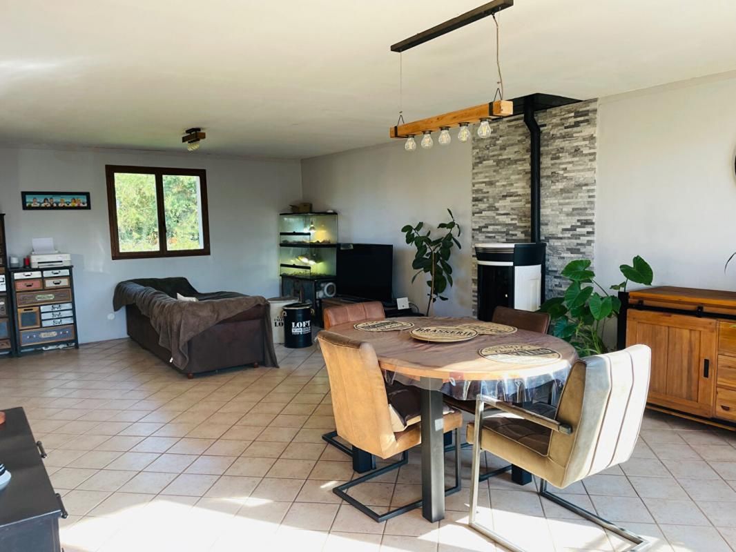 DREUX Maison 5 chambres 125 m2 à côté de Dreux au calme grand terrain 3
